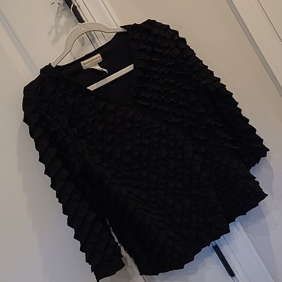 Draper's & Damon's petite  sz PM ruffled black blouse - Picture 1 of 7